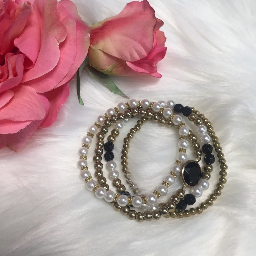 Pearl beaded bracelet set